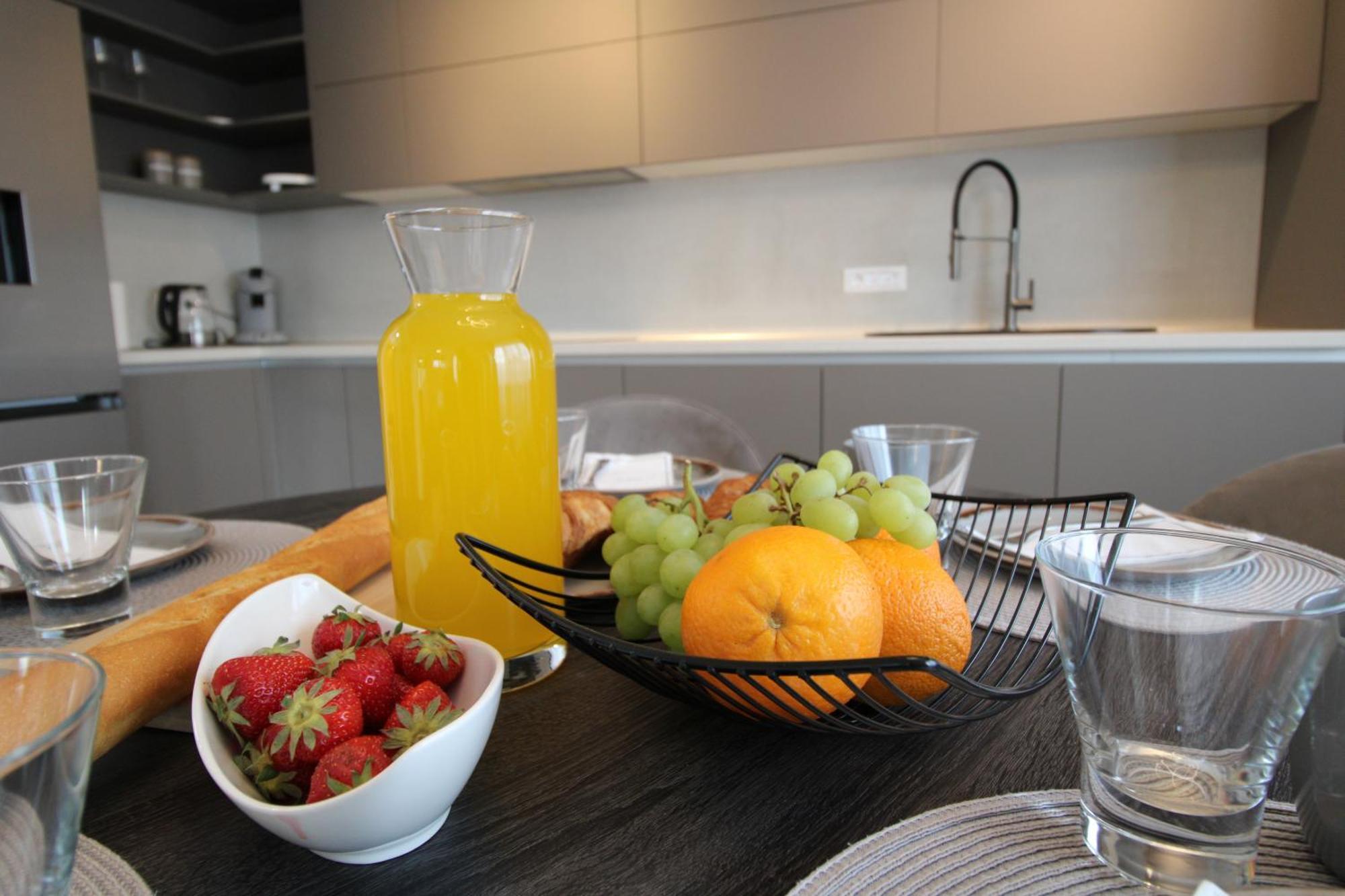 New! Jolie In - With Free Parking And Terrace! Apartment